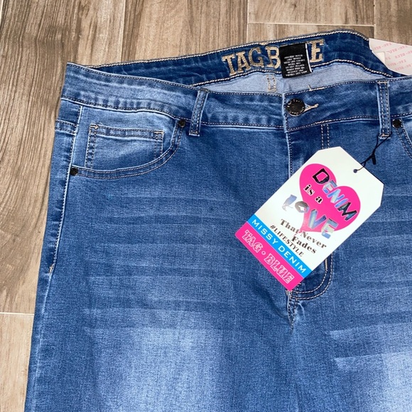 TAG BLUE Denim 👖 - Picture 8 of 15
